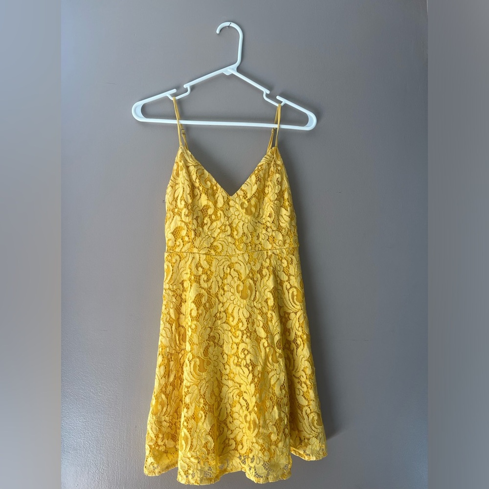 Yellow lulus dress